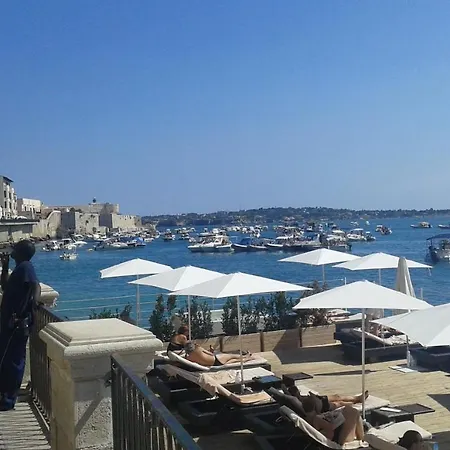 Guest house Gelone 83 - Camera Aretusa - Teatro Greco/ortigia Syracuse