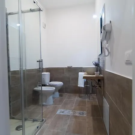Guest house Gelone 83 - Camera Aretusa - Teatro Greco/ortigia Syracuse